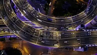 上海城市晚高峰立交桥车流最新2K夜景航拍视频的预览图